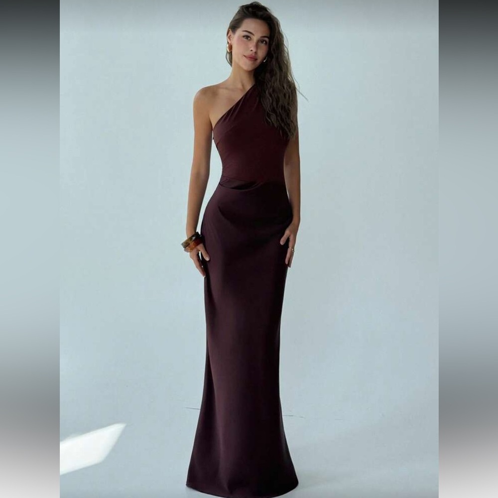 Elegant One-Shoulder Burgundy Dress